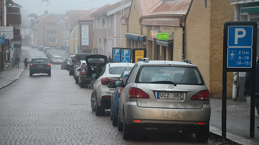 Trafik är ett område många har synpunkter och klagomål på. Det gäller också P-böter. Samtidigt får kommunen också beröm för just Sevedegatan.