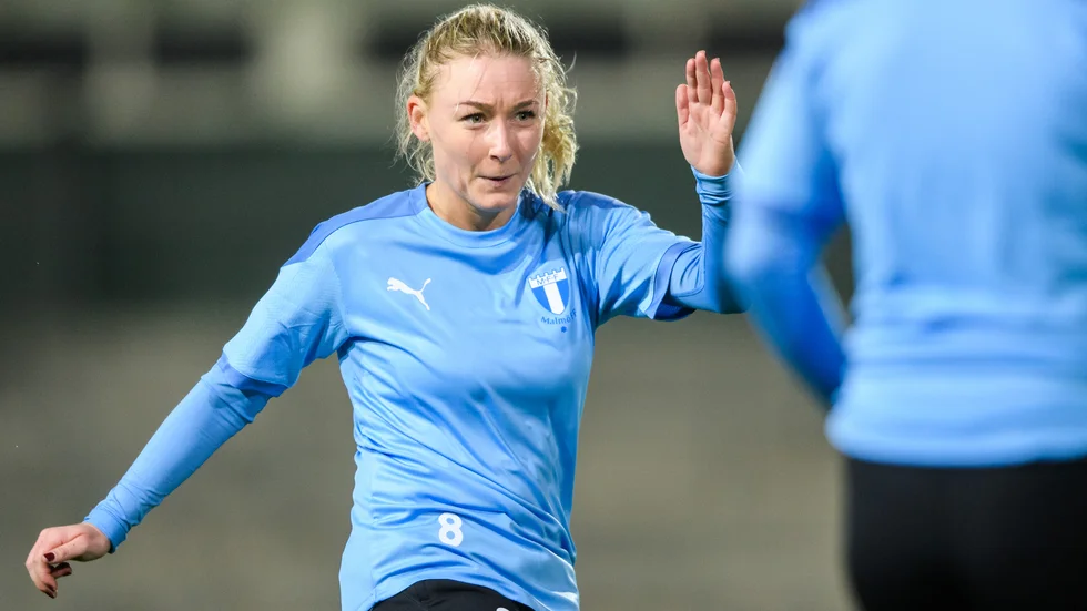 Andrea Sjögren hade hållit upp med fotbollen i fem år, men är idag med i Malmö FF:s nya satsning, både som anställd i klubben, och som spelare.