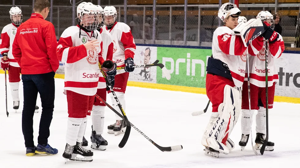 Det var förstås deppiga miner i det östgötska lägret efter finalen i TV-pucken. Men målvakten Hugo Hävdelid och hans lagkompisar hade all anledning att vara stolta över den historiska insatsen.