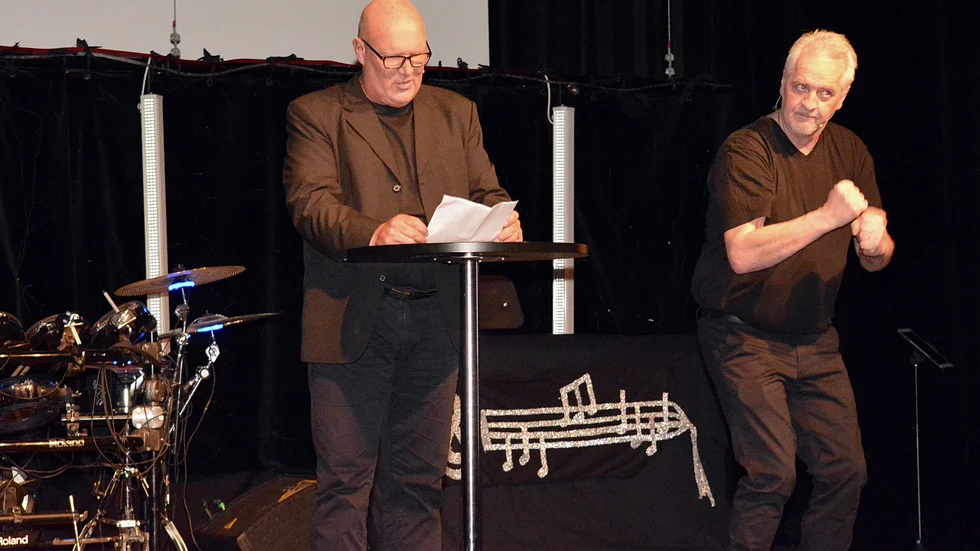 Tord Lundgren och Håkan Bränström presenterar nyheterna. De två avslutande föreställningarna spelas till helgen.