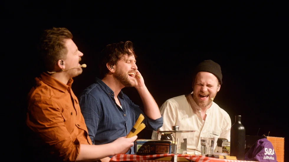 Solala består av Olle Bergel, Anders Gabrielson och Jens Lindvall. På lördagskvällen besökte de Skellefteå. 