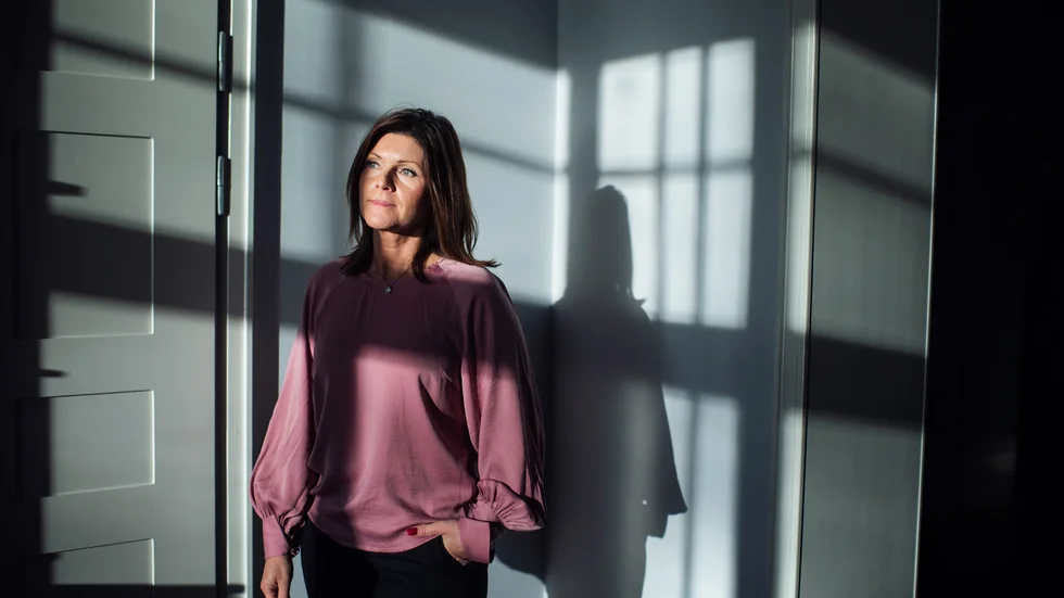 Misstroendehot. Eva Nordmark (S) kan sitta osäkert efter torsdagens V-utspel.