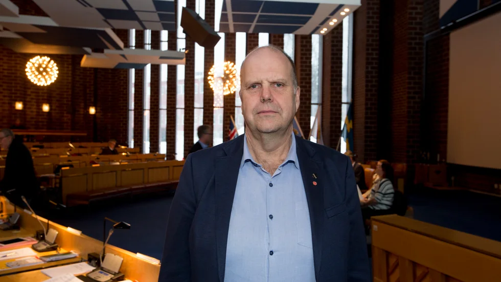 Socialnämndens ordförande Sven-Gösta Pettersson anser inte att kommunen gjort fel i att neka stöd till dövblinda Evelina Lindberg och anser heller inte att Piteå kommun gör för lite för dövblinda. "Vi följer lagen", säger han. (Arkivbild)