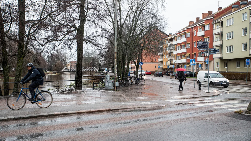 Eftersom det inte finns ett lågtröskelboende för hemlösa i Uppsala riskerar många att behöva sova ute, ibland i flera minusgrader, skriver insändarskribenten.