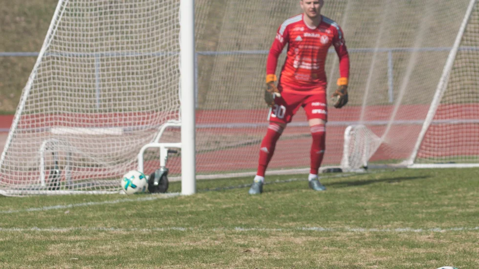 Rasmus Karlsson är tillbaka i Värmbols FC och ersätter Gustav Jansson.