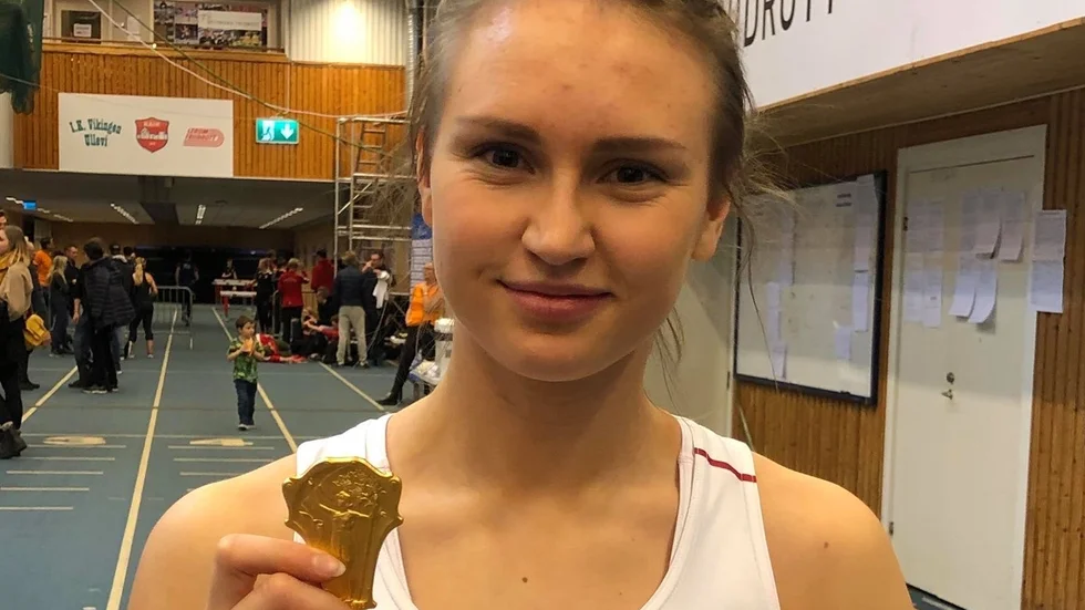Jenny Lestander har en stor samling pokaler och medaljer.