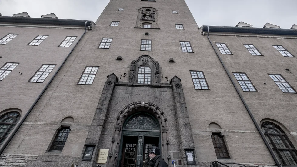 Åklagare har lämnat in häktningsframställan till Stockholms tingsrätt beträffande de två personer som sedan två dagar sitter anhållna för grovt koppleri. Arkivbild.