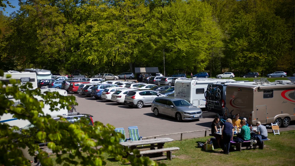 Bättre parkeringsmöjligheter vid Stocklycke på Omberg är en nyhet i år. Fler grillplatser och toaletter blir det också.
