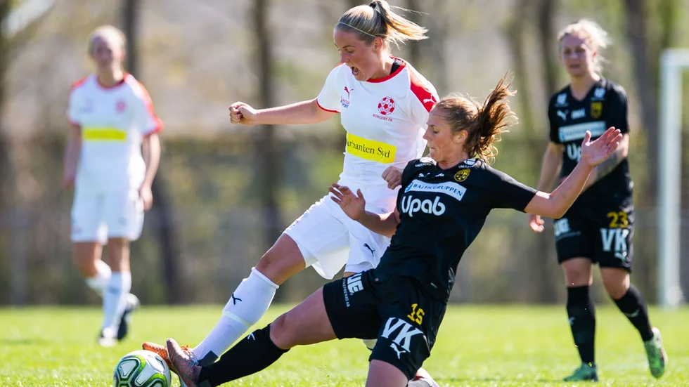 Olivia Holm hoppas få spela fotbollsmatcher snart igen.
