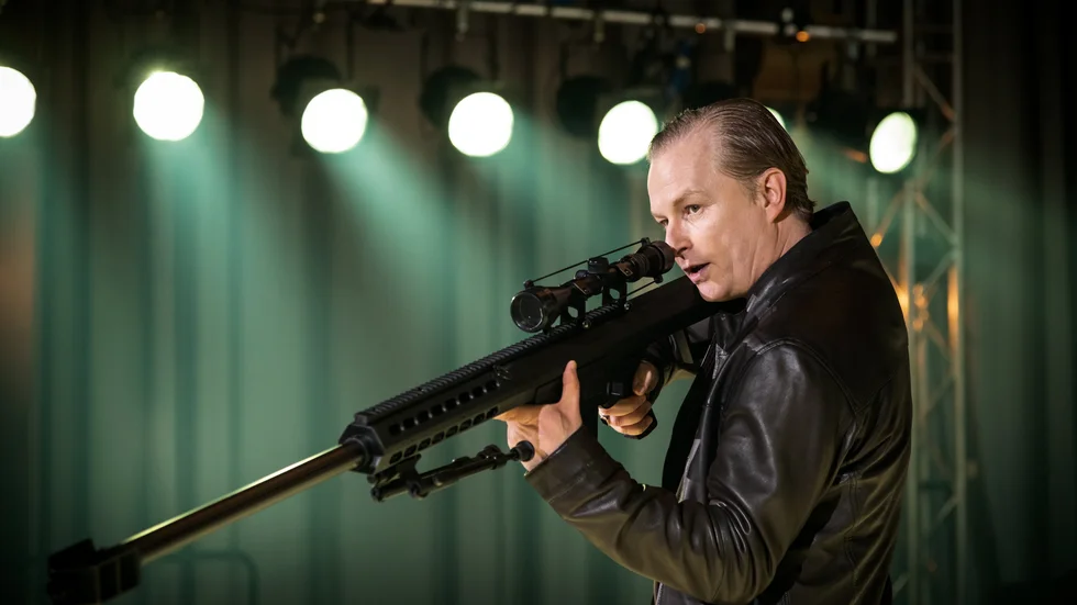 Sven Ahlström gör huvudrollen i "Serotonin" som dramatiserats av Lucas Svensson. Pressbild.