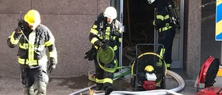 Kvinna omkom i lägenhetsbrand 