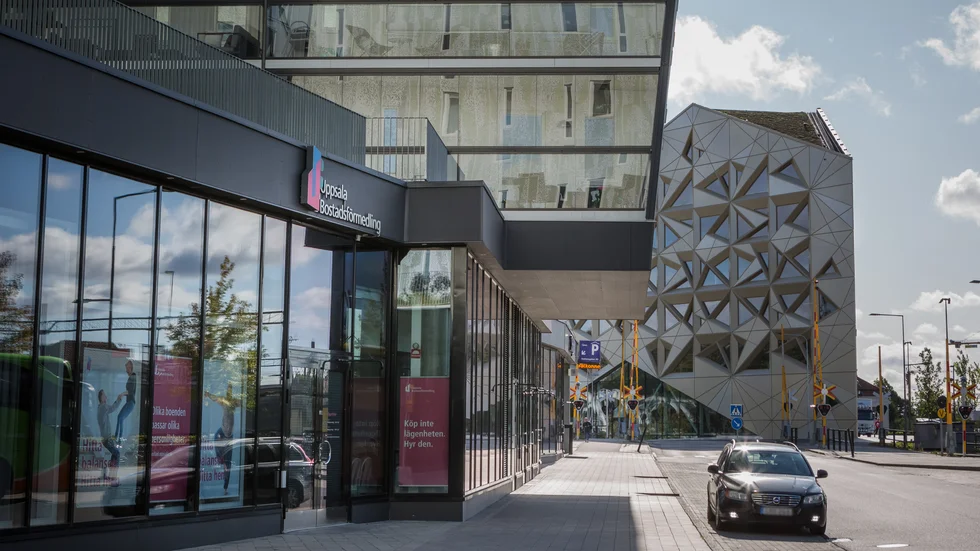 Vår ambition att hitta en så låg och hållbar avgiftsnivå som möjligt för Bostadsförmedlingen, skriver Monica Östman.
