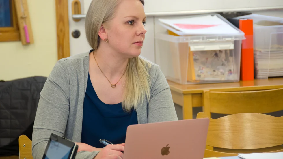 "Fria mensskydd i skolan är en bra markering i jämställdhetsarbetet" säger Viktoria Wikström.