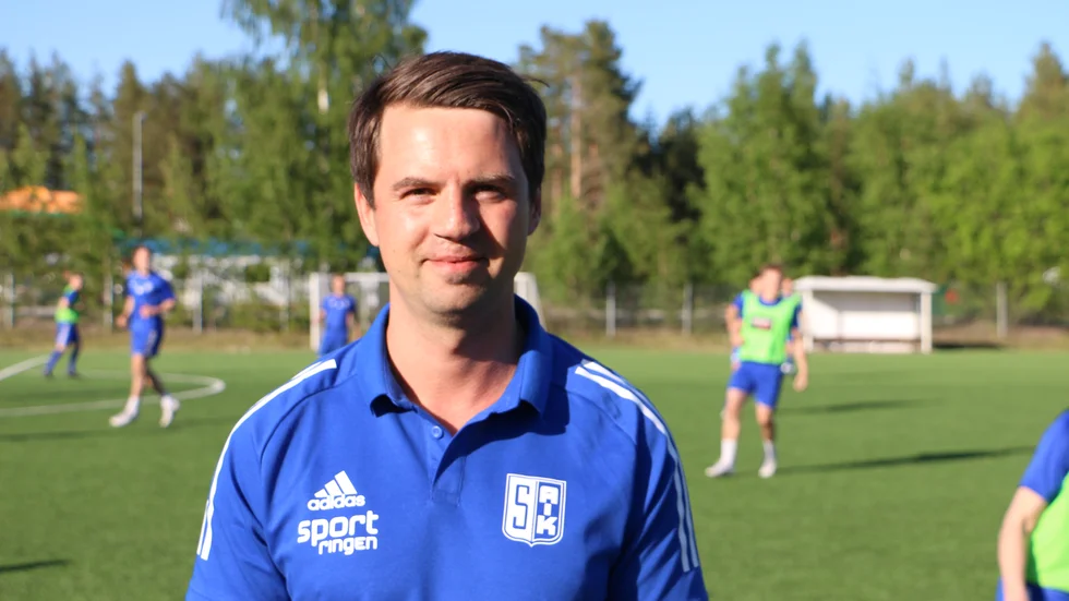 Storforstränaren Patrik Nilsson minns förra säsongens bortaskräll mot IFK Luleå. Måndag kväll är det dags för denna säsongs möte i Luleå.