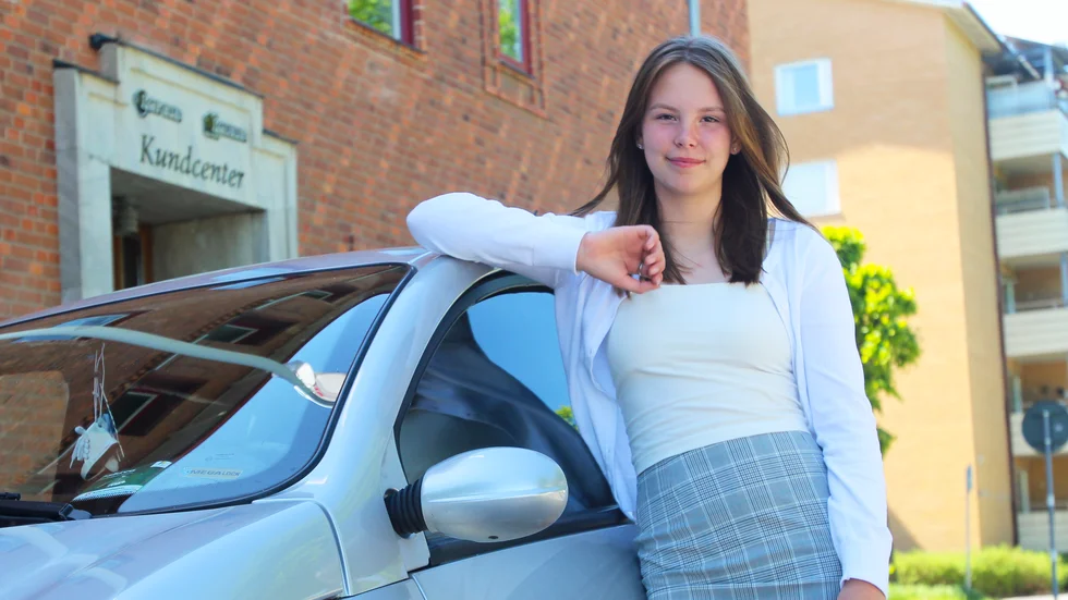 För Klara Moberg innebär mopedbilen frihet.