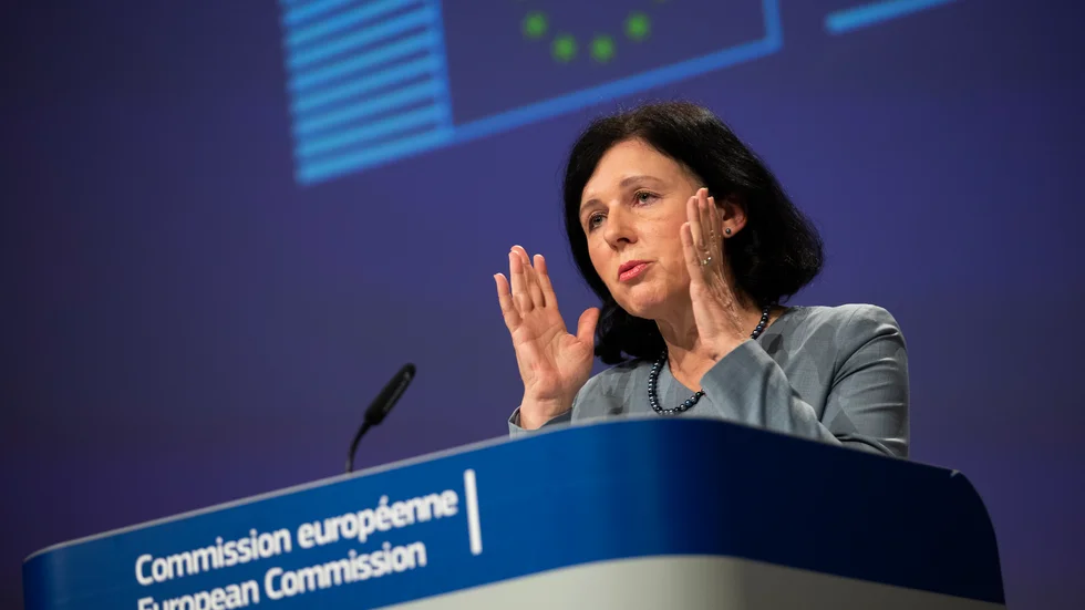 Vera Jourová, EU-kommissionär för öppenhet och värderingar, anser sig ha klara bevis för att Ryssland och Kina ägnar sig åt desinformationskampanjer kring coronaviruset.