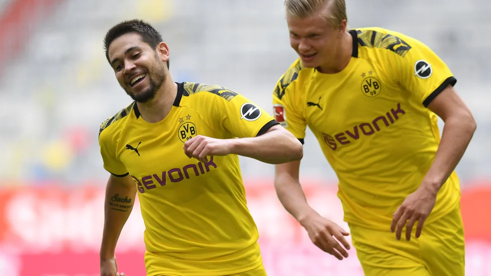 Erling Haaland såg till att Dortmund håller titelstriden levande.