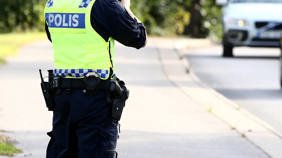18-åringen ska ha kört personbil med passagerare i en hastighet som klart översteg den tillåtna, enligt åtalet.