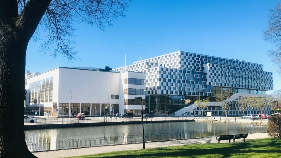 Vill du läsa på MDH i Eskilstuna eller Västerås i höst, deppa inte om du är en av tusentals som inte kommer in på de populäraste programmen. Det finns fortfarande chans att söka alternativ utbildning.