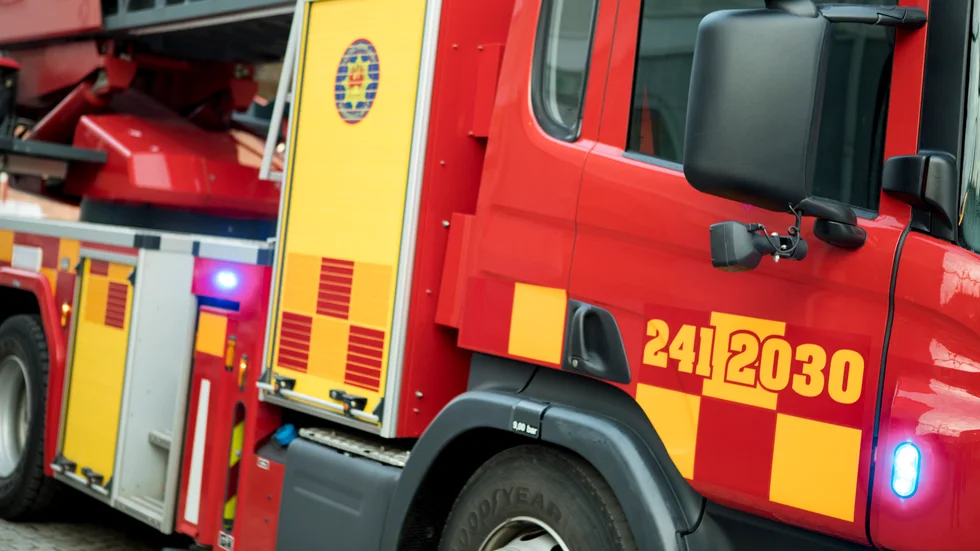 Klockan 15.21 kom larmet om en gräsbrand utanför Malmköping.