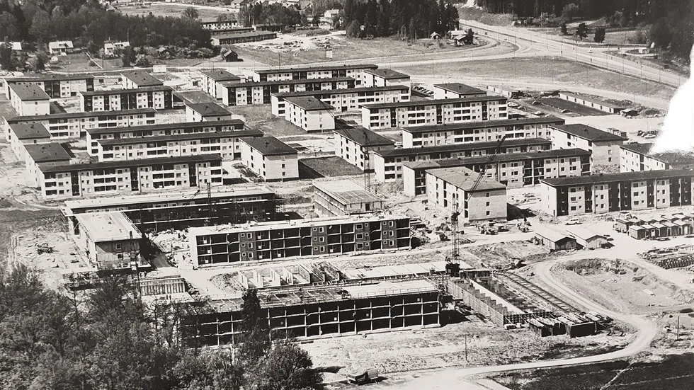 31 maj 1969 och Corren rapporterar om nybyggena i Ekholmen. Uppe till höger är det korsningen Ålerydsvägen-Brokindsleden.