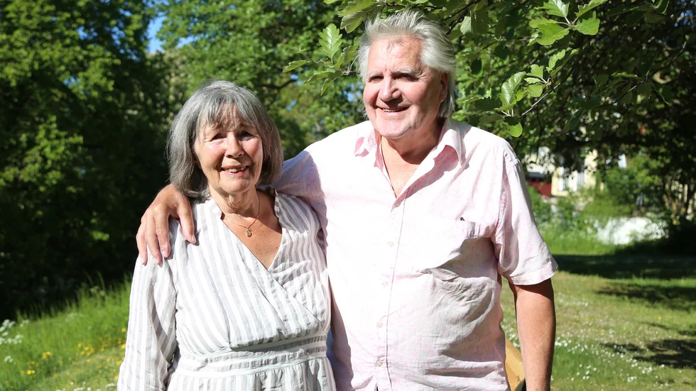 För på dagen 60 år sedan gifte sig Sonja och Jerry Samuelsson i Hall kyrka. I dag förnyar de sina löften för kärleks skull.