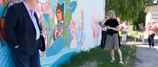 Interaktiv muralmålning på Norr invigd: "Flirtar lite med annan offentlig konst"