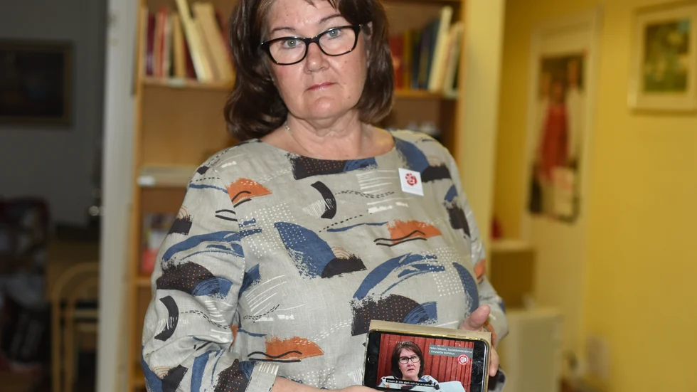 Helen Nilsson (S) fick spela in sitt förstamajtal och lägga ut det på Facebook.