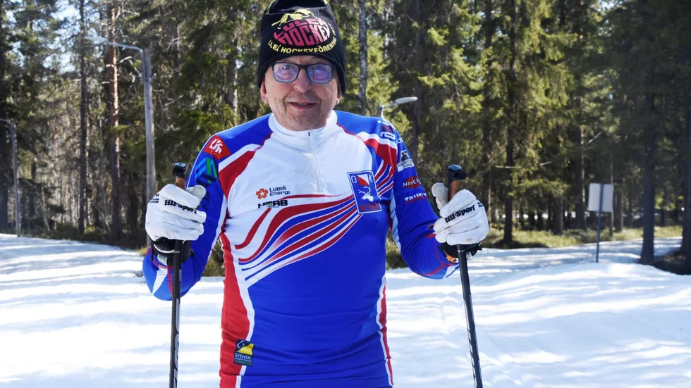 Lars-Erik Persson, som saknar bank-id, kan inte betala spåravgiften på 400 kronor på Ormberget. 