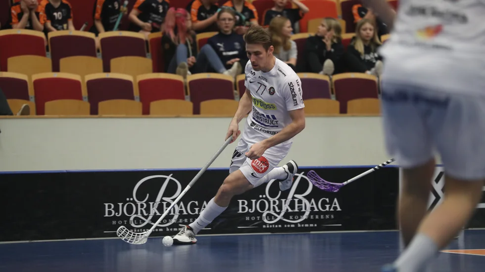 Storvretas Tobias Gustafsson skadades i matchen mot Falun.