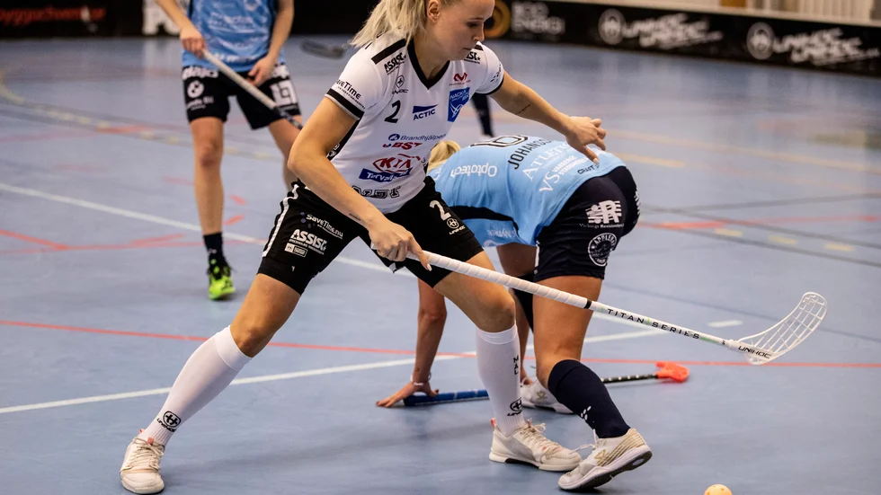 Vagnhäradstjejen Cornelia Jansson får förnyat förtroende, med råde i Nacka Wallenstam, och blickar redan fram emot sin tredje SSL-säsong.