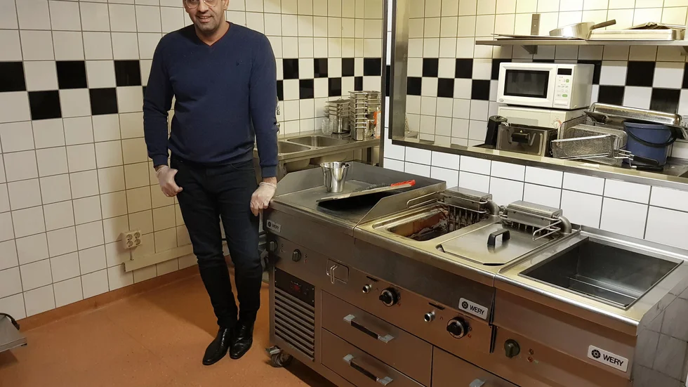 Sadegh Keshavarzi har köpt Adana kebab och öppnar om någon vecka restaurang Ita Jenna i lokalerna.