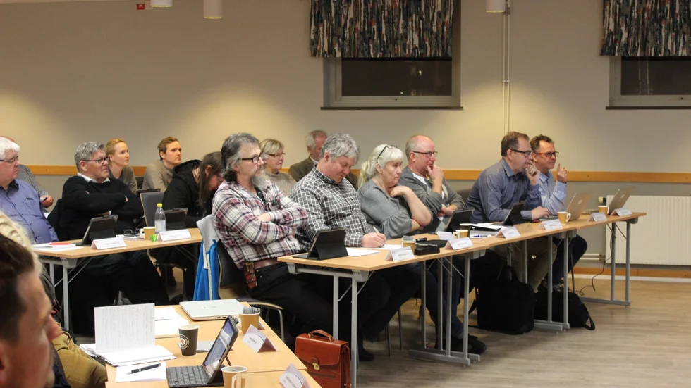 Kommunfullmäktigemötet hölls som vanligt i Leoparden i Kisa.