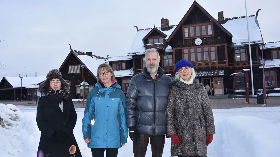 Marianne Strand, manusförfattare, och Lotta Lennartsdotter, filmare och initiativtagare till filmfestivalen, samt Johan Jansson och skådespelerskan Marika Lagercrantz som ska bjuda på en överraskning. 