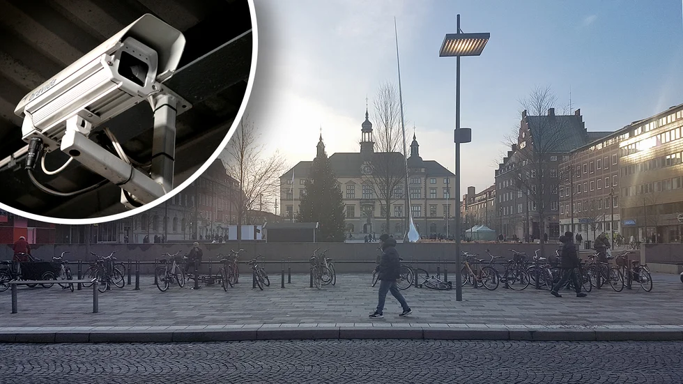 SOS-larmet om att en person blivit påkörd på väg 50 kom 00.42 natten till tisdag. 