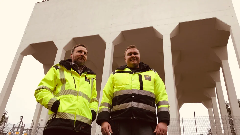 Det tog nästan lika lång tid att renovera hela Vattentornet som att bygga det. "Och det blev bra mycket dyrare", säger VA-chefen Admir Ibresevic, och arbetsledaren Jonas Lindberg.
