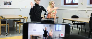 Gestaltande dans när Tony Irving hälsar på