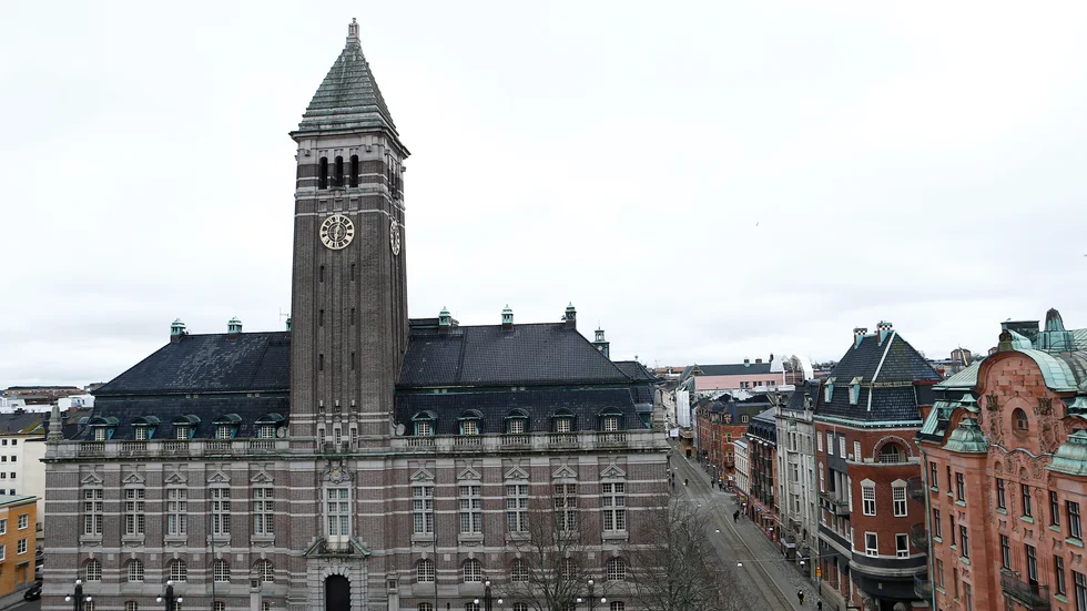 Norrköping har ett av alla rådhus där tiggerifrågan diskuteras fram och tillbaka utan att gå i mål. Den enda rimliga hållningen är väl att försöka ha så få tiggare - helst inga - på gatorna? 