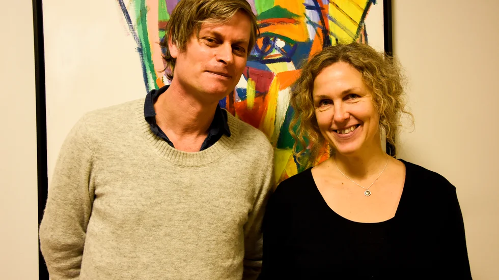 Pianisten Martin Hederos och Augustprisnominerade Marit Kapla befinner sig just nu på turné med "Osebol – en föreställning om en by". Tisdagkväll gästade de Råneå.