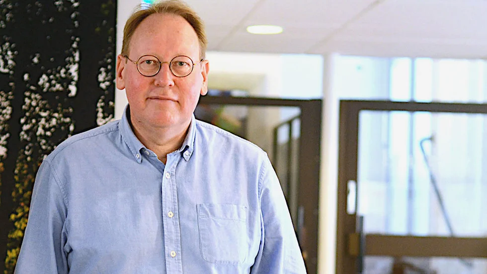 Enligt Kent Skaate, vice VD på Vimmerby Sparbank, har man inga funderingar på att stänga bankkontoret i dagsläget. 
