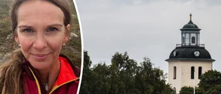 De delar ut matkassar till behövande i jul