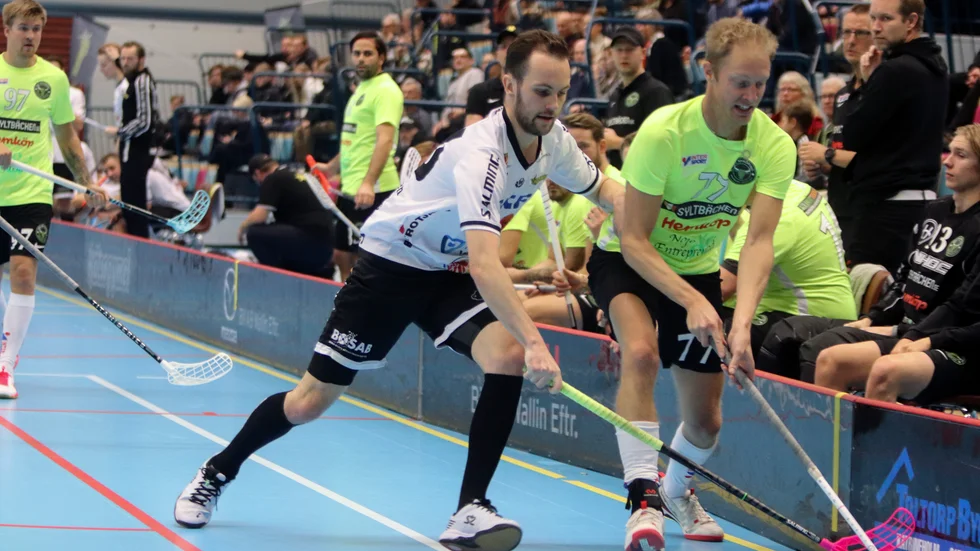 Serieledarna FBC Nyköping var något nummer för stora för KIB i publikmatchen.
