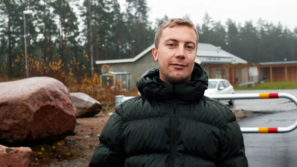 För tre år sedan började Jonatan Merkel, tillsammans med kollegorna i Vikfast, att sälja tomterna vid "Nya Solsidan". I dag står ett tiotal hus på området och 14 av 28 tomter är sålda.