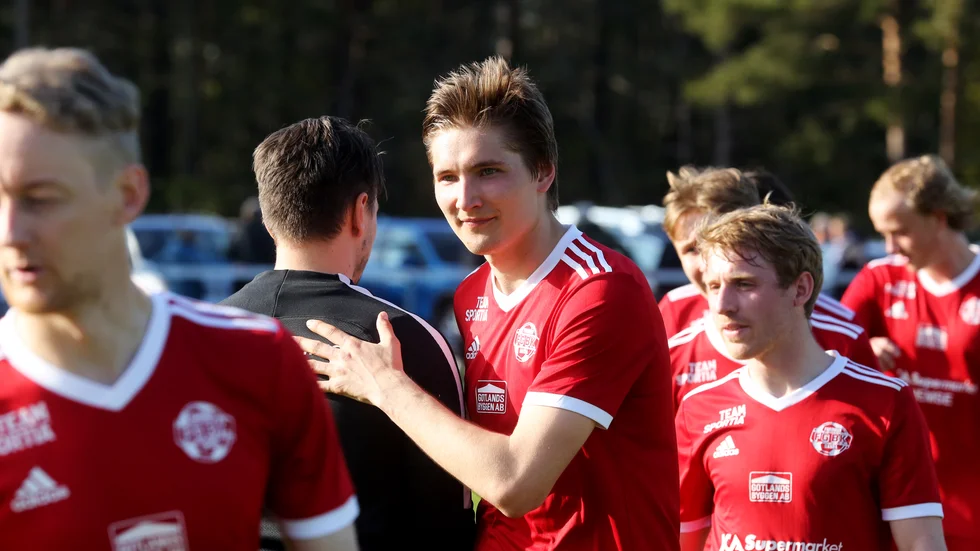 Adrian Karlsson, Fardhem Garda är nominerad till både årets forward och MVP.