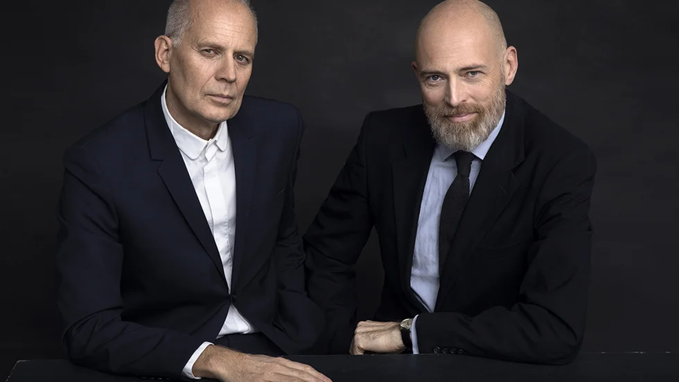 Christian Catomeris och Knut Kainz Rognerud har skrivit "Svenska Akademien – Makten, kvinnorna och pengarna".
