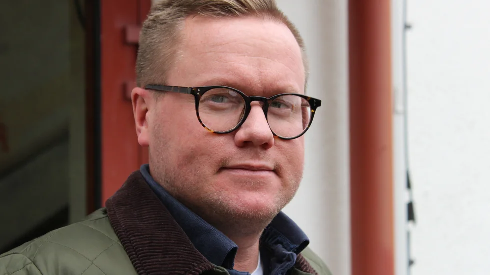 Många medarbetare drar ett extra lass för att samhället ska fungera i coronatider, skriver personalutskottets vice ordförande Carl Dahlin (M).