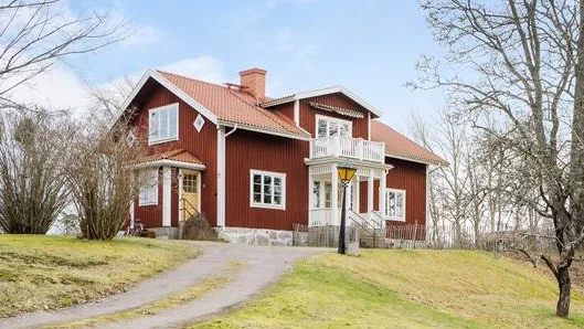 Vistinge skola, mitt mellan Finspång och Norrköping, lockar många familjer till visningen.