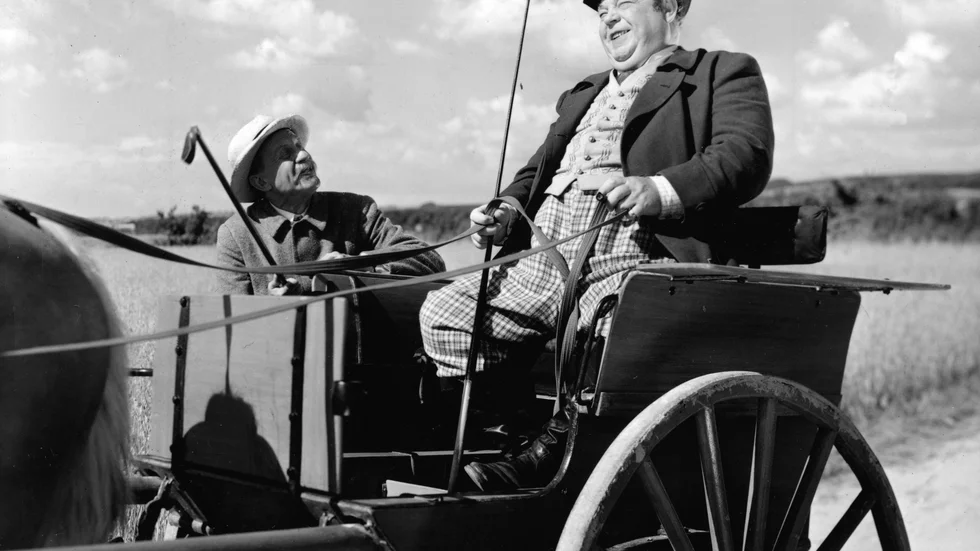 I sången "Lite grann från ovan" betraktade skådespelaren Edvard Persson (1888-1957) en värld i brand.