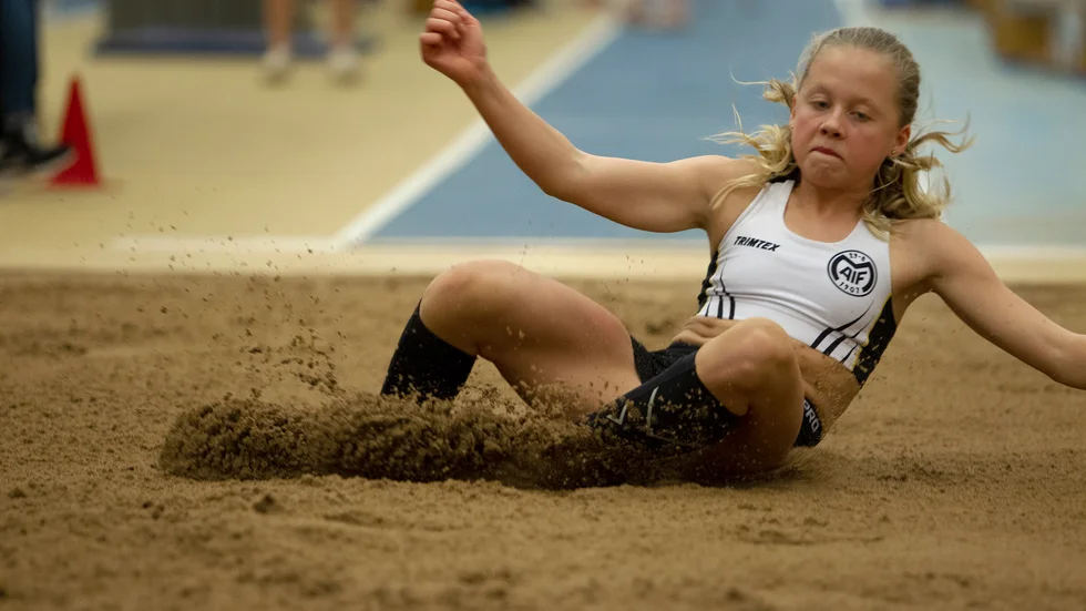 Lina Ånstad var en av flera Maifare som slog personliga rekord. Lina gjorde det både i längdhopp och på 60 meter.