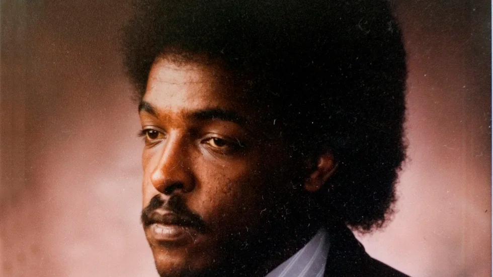 De 751 ledamöterna i EU-parlamentet kommer att få var sin bok skriven av Dawit Isaak.